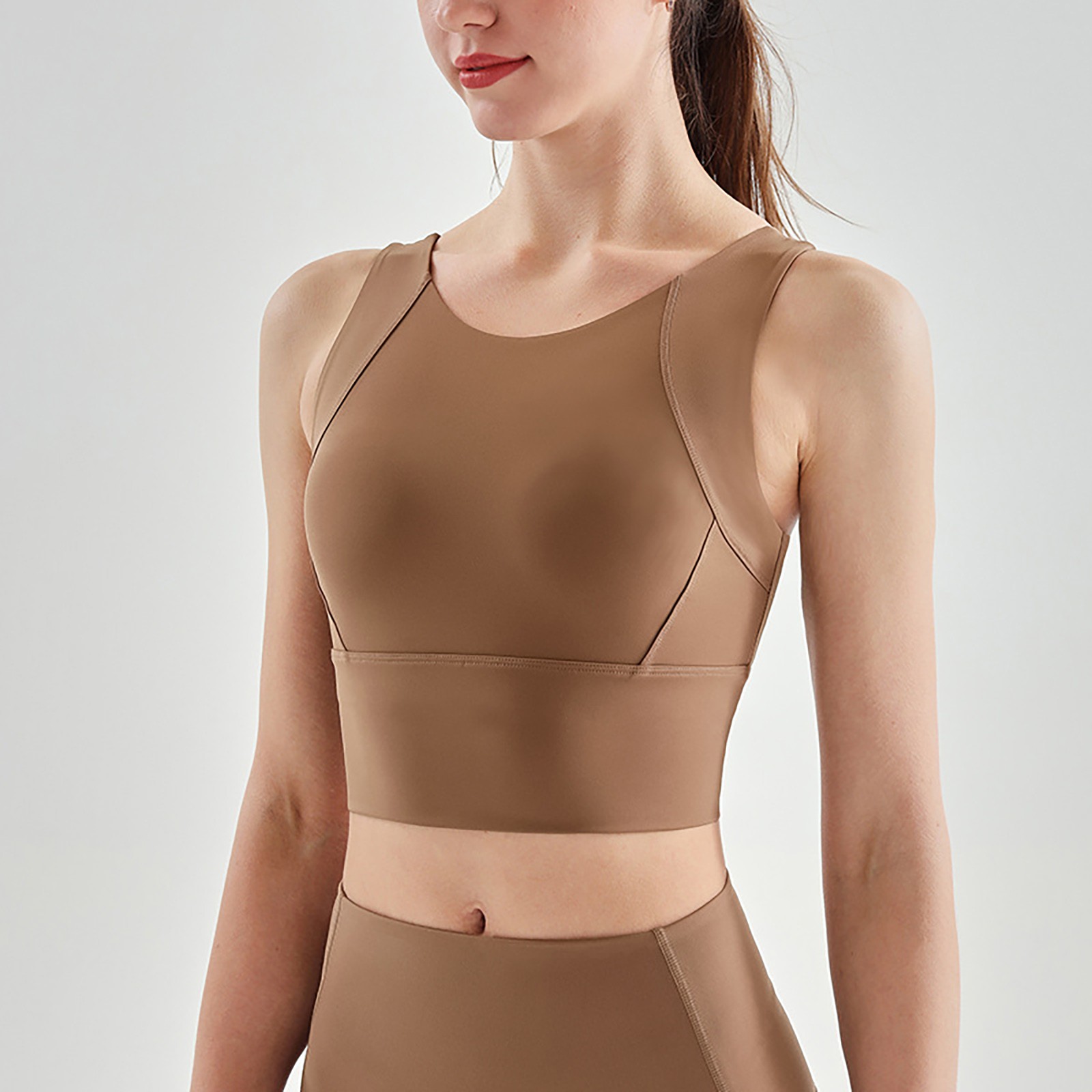thumbnail image 2 of Sujetador deportivo de cuello alto para mujer - Largo, impacto medio, sin aros, acolchado, camiseta corta para yoga/gimnasio - Tallas S-XL, 2 of 5